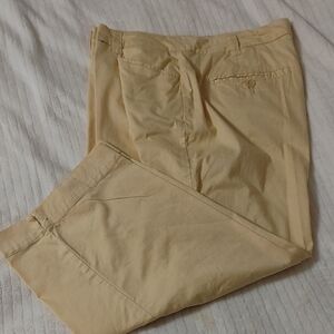 Avenue Signature Chino Women's Yellow Capri Size 16